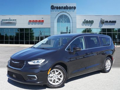 Used 2023 Chrysler Pacifica Touring-L