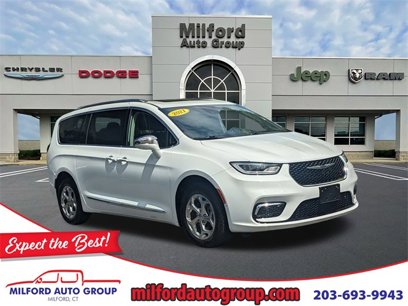 Certified 2021 Chrysler Pacifica Limited w/ Uconnect Theater Family Group