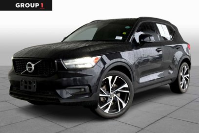 Used 2021 Volvo XC40 T5 R-Design w/ Advanced Package