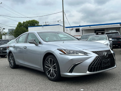 Used 2024 Lexus ES 300h w/ Premium Package