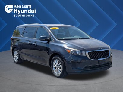 Used 2017 Kia Sedona LX w/ LX Essentials Premium Package