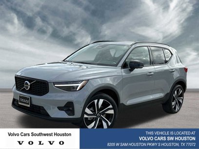 New 2025 Volvo XC40 B5 Plus w/ Protection Package Premier