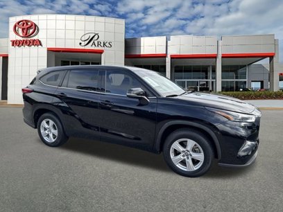 Certified 2022 Toyota Highlander LE