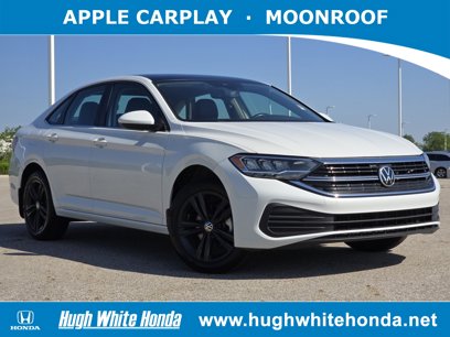 Used 2023 Volkswagen Jetta SE w/ Panoramic Sunroof Package
