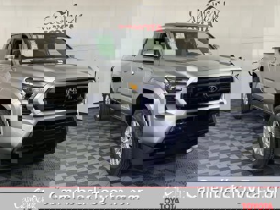 New 2025 Toyota Tacoma SR5