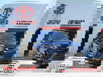 Certified 2025 Toyota Sienna Platinum