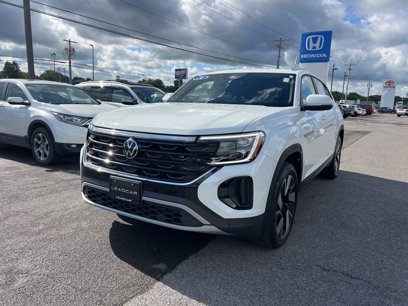 Used 2024 Volkswagen Atlas Cross Sport SE w/ Panoramic Sunroof Package