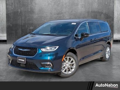 New 2025 Chrysler Pacifica Select