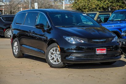 New 2025 Chrysler Voyager LX