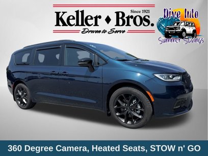 Used 2024 Chrysler Pacifica Touring-L w/ S Appearance Package