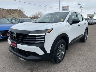 New 2025 Nissan Kicks S