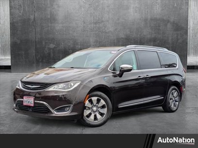 Used 2018 Chrysler Pacifica Limited w/ Advanced Safetytec Group