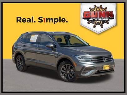 Used 2023 Volkswagen Tiguan SE w/ Panoramic Sunroof Package