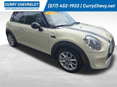 Used 2019 MINI Cooper 2-Door Hardtop w/ Signature Upholstery Package