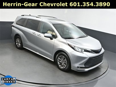 Used 2023 Toyota Sienna XLE