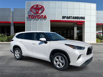 Used 2023 Toyota Highlander LE