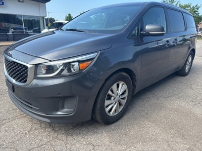 Used 2017 Kia Sedona LX w/ LX Essentials Premium Package