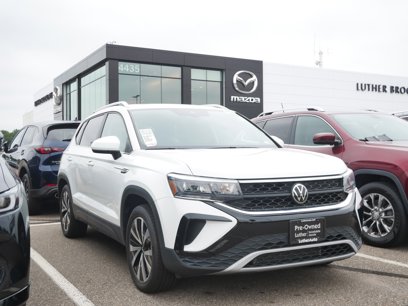 Used 2022 Volkswagen Taos SE w/ Panoramic Sunroof Package