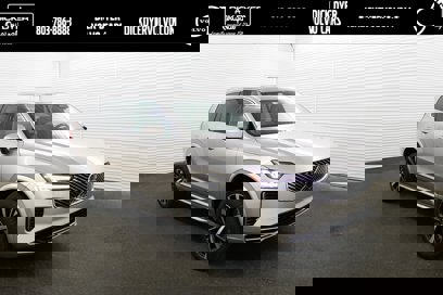 New 2025 Volvo XC90 B5 Core w/ Climate Package