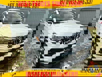 New 2025 Jeep Compass Latitude w/ Convenience Group