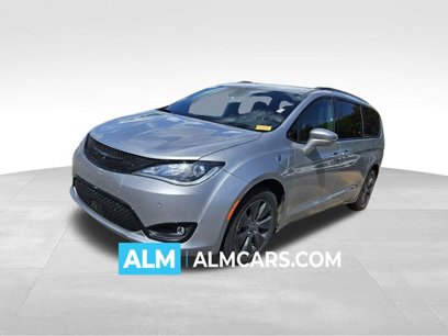 Used 2020 Chrysler Pacifica Limited w/ Advanced Safetytec Group
