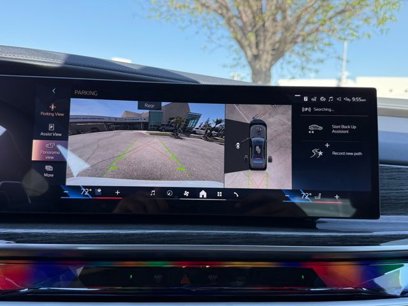New 2025 BMW 760i xDrive w/ Premium Package