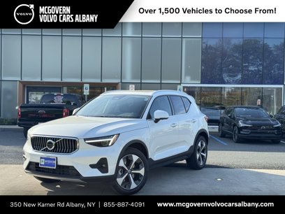 New 2025 Volvo XC40 B5 Plus w/ Protection Package Premier