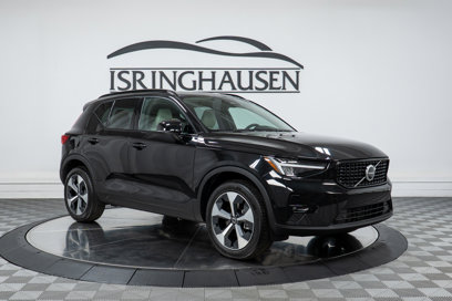 New 2026 Volvo XC40 B5 Plus w/ Climate Package