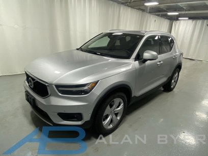 Used 2019 Volvo XC40 T5 Momentum