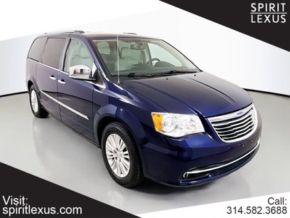 Used 2014 Chrysler Town & Country Limited w/ Luxury Group