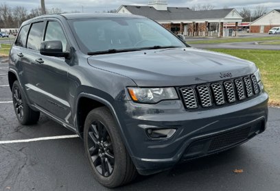 Used 2018 Jeep Grand Cherokee Altitude