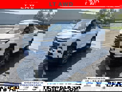 New 2025 Chevrolet Traverse LT