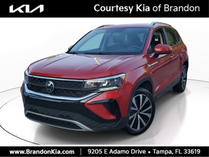 Used 2022 Volkswagen Taos SE w/ Panoramic Sunroof Package