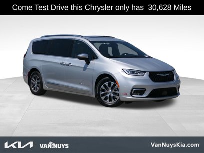 Used 2023 Chrysler Pacifica Pinnacle