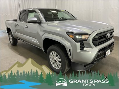 New 2025 Toyota Tacoma SR5