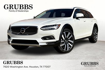 New 2025 Volvo V90 B6 Cross Country Plus w/ Protection Package Premier