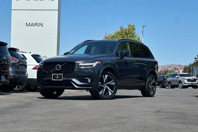 Used 2022 Volvo XC90 T8 R-Design w/ Advanced Package