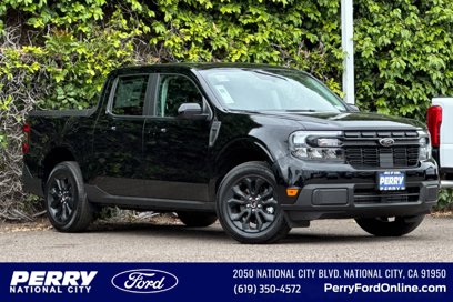 New 2024 Ford Maverick Lariat w/ Black Appearance Package