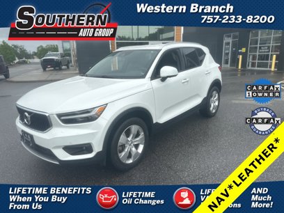 Used 2022 Volvo XC40 T4 Momentum