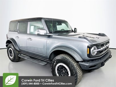 New 2024 Ford Bronco Outer Banks w/ Sasquatch Package