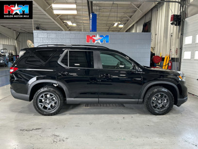 New 2025 Honda Pilot TrailSport