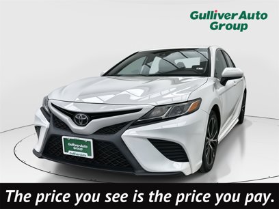 Used 2020 Toyota Camry SE w/ Carpet Mat Package