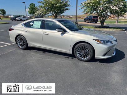 New 2025 Lexus ES 300h w/ Luxury Package