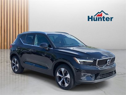 New 2025 Volvo XC40 B5 Plus w/ Protection Package Premier