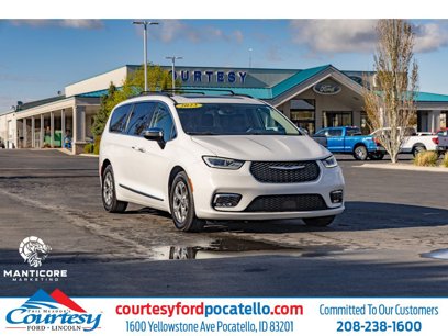 Used 2023 Chrysler Pacifica Limited
