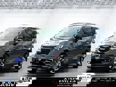New 2025 Chrysler Pacifica Select