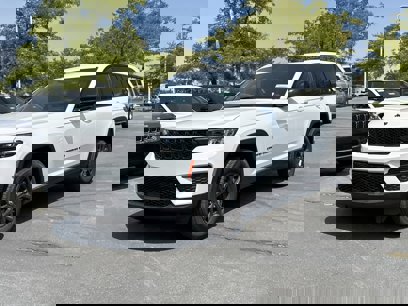 New 2025 Jeep Grand Cherokee Altitude