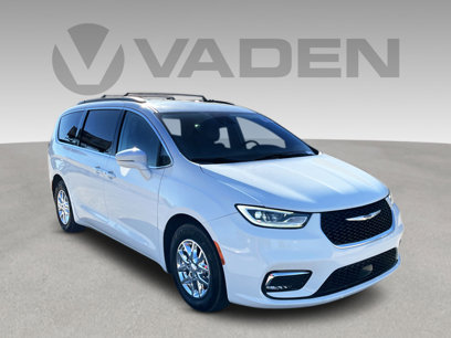 Used 2022 Chrysler Pacifica Touring-L