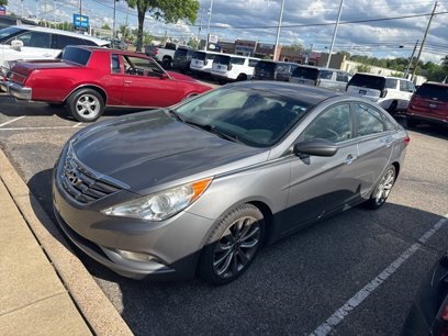 Used 2012 Hyundai Sonata SE w/ Navigation & Sunroof Pkg