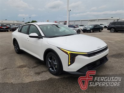 New 2025 Kia K4 LXS